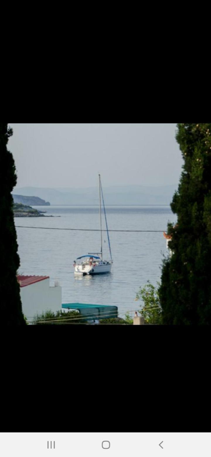 Athina Studio Apartments Kerveli Quarto foto