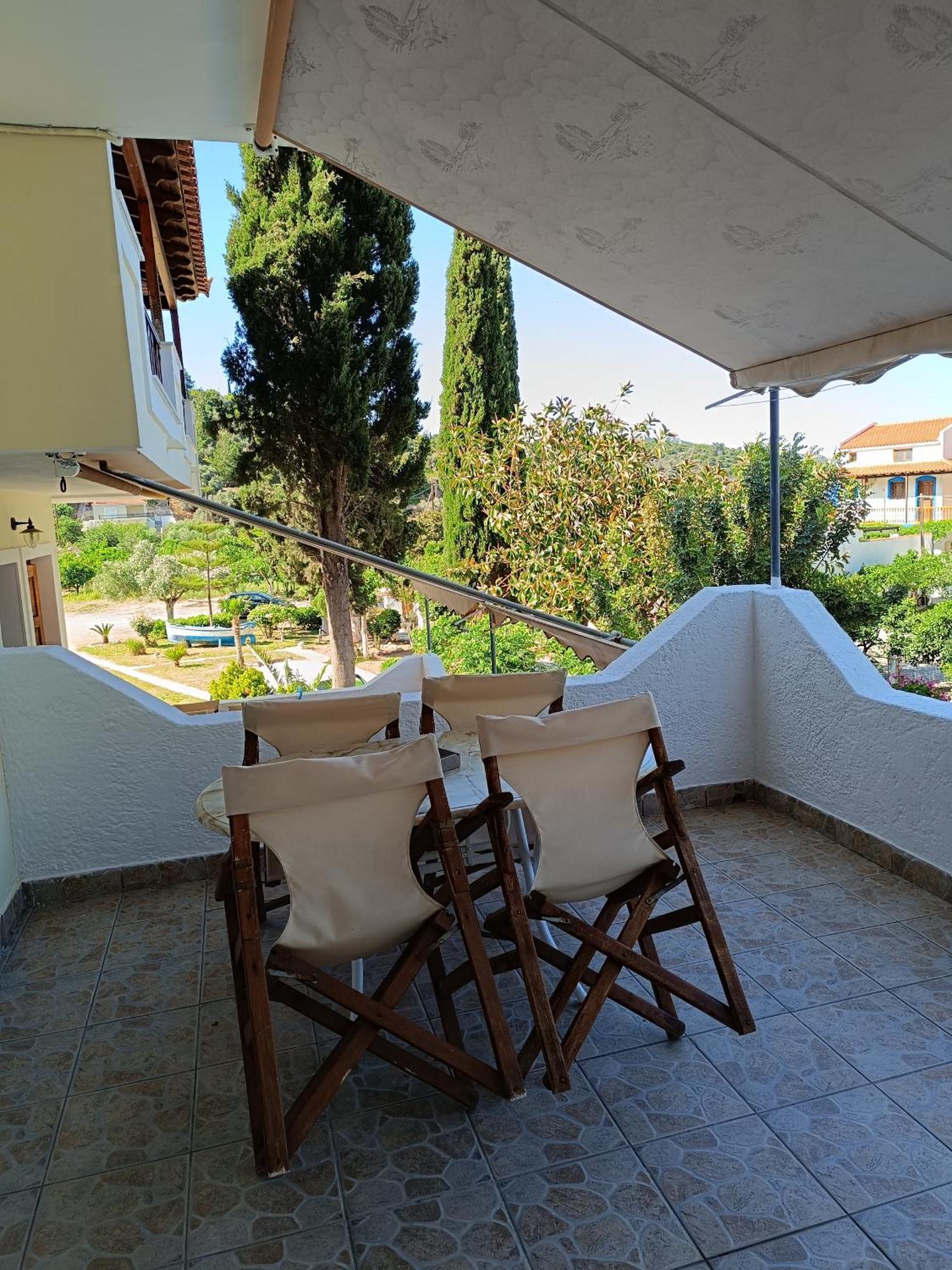 Athina Studio Apartments Kerveli Exterior foto